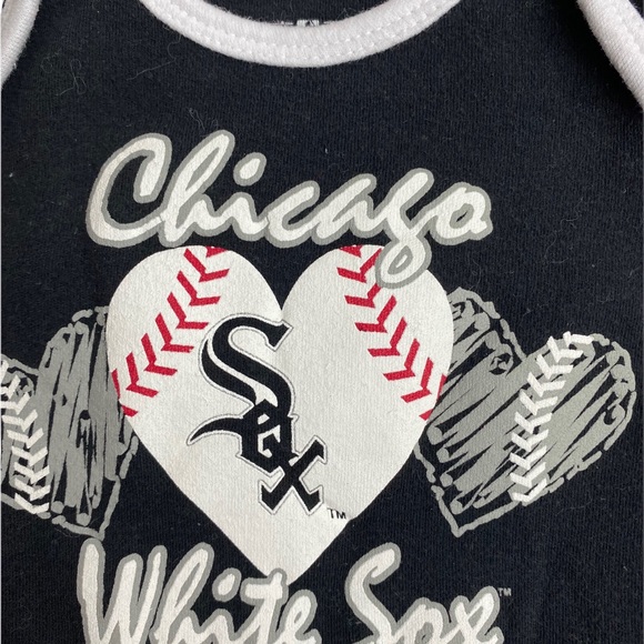 TEAM ATHLETICS Baseball White Sox Team Baby Girl Onesie. Size 0/3 M - Picture 5 of 8